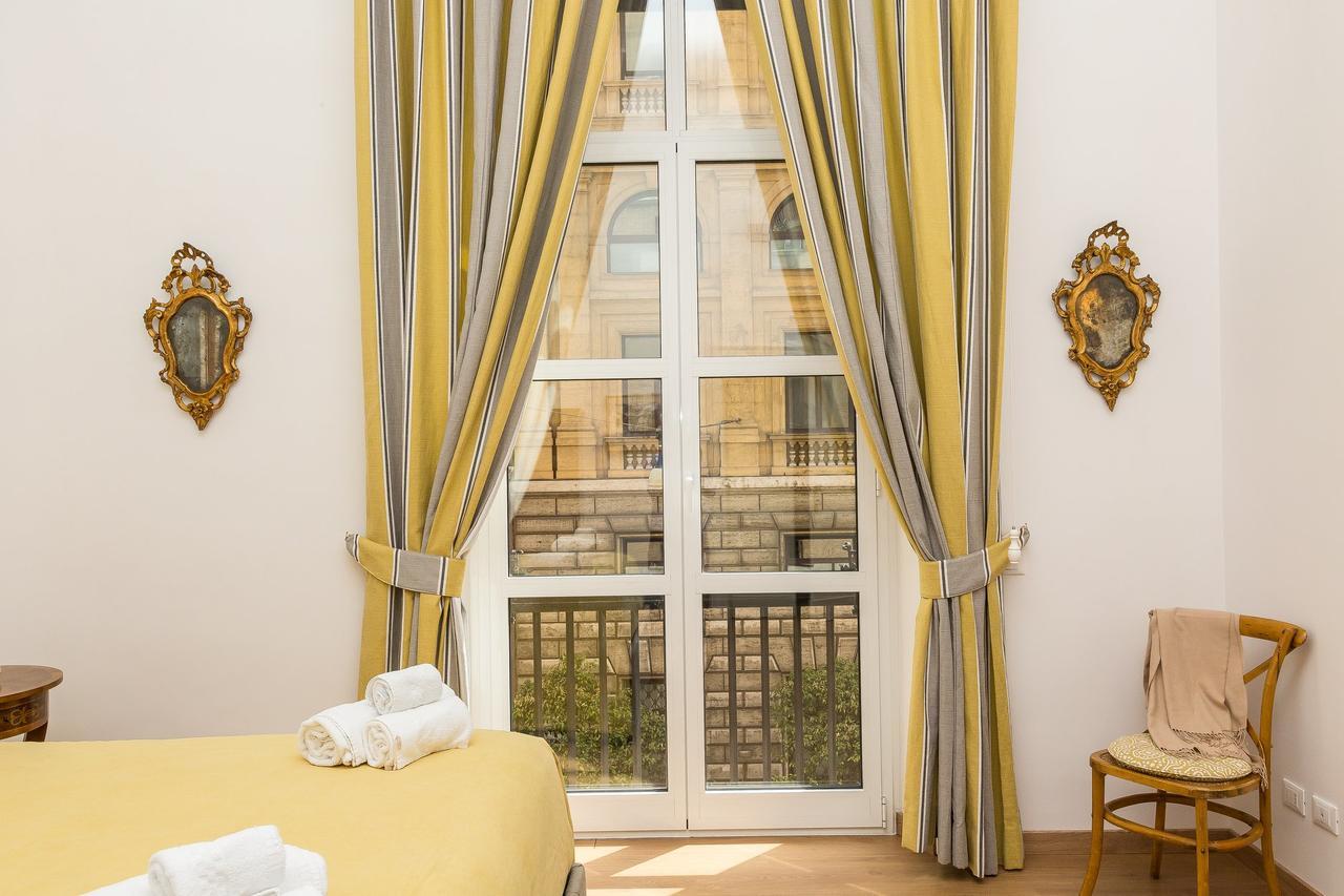 Prestigious Apartment Via Barberini Rom Exteriör bild